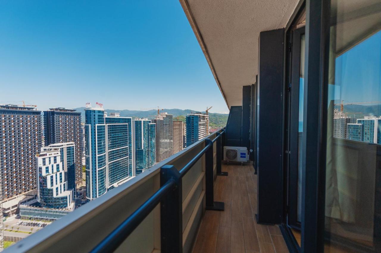Orbi City Twin Towerバトゥーミ エクステリア 写真
